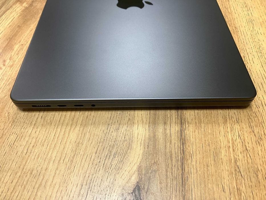 MacBook Pro 14" M4 16/512, bateria 100%, gwarancja producenta, jak nowy
