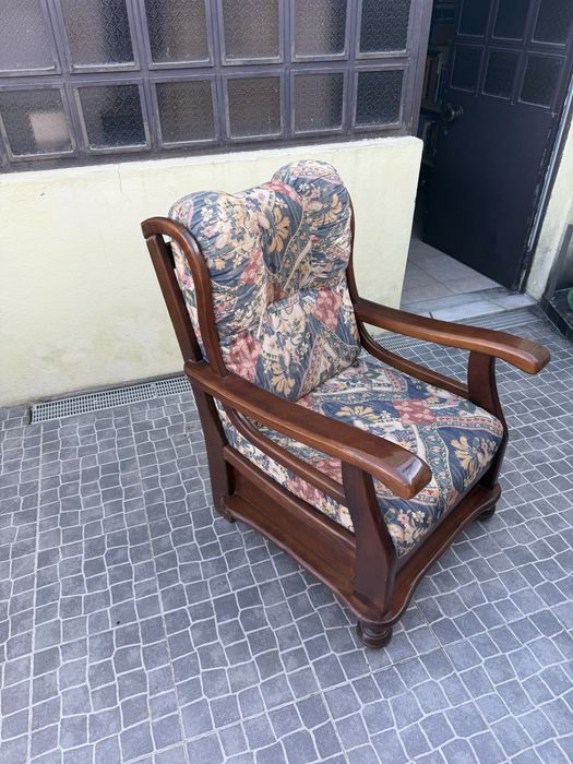 Cadeirão Estofado com Puff de Apoio para os Pés – 2 Unidades