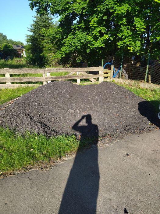 Destrukt z nawierzchni