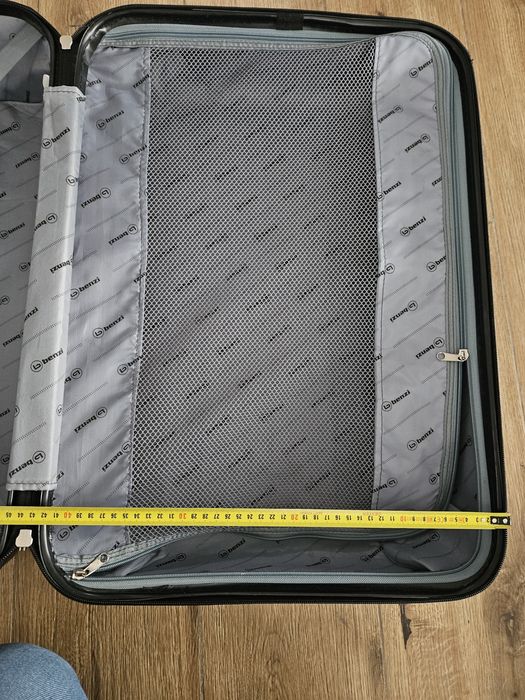 Średnia Walizka ~70L Benzi