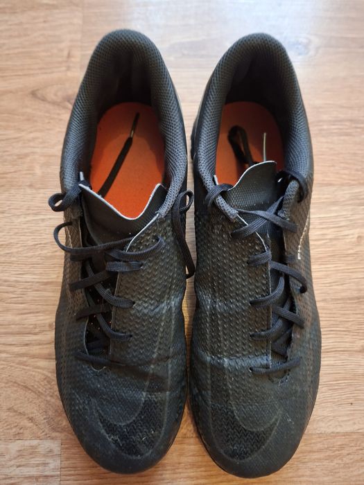 Buty do piłki  nożnej  43  żwirówki