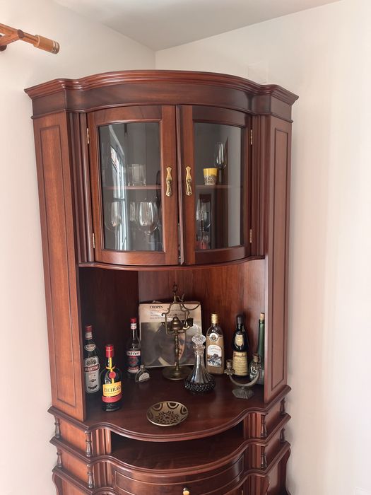 Bar vintage em madeira estilo anos 90