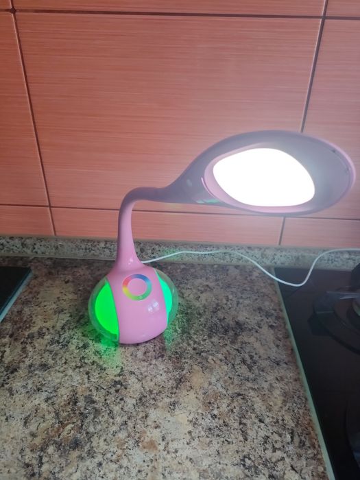 Lampka LED na biurko różowa