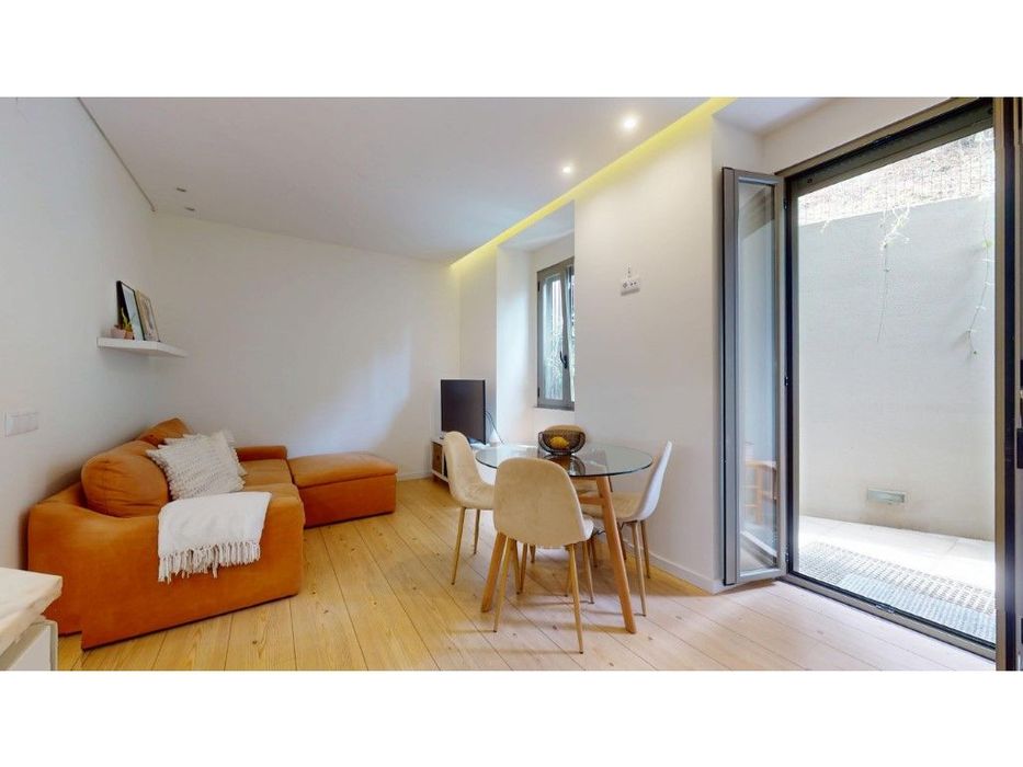 T2+1 duplex com 100m2 em Alcântara