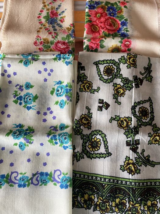 Хустини різнокольорові