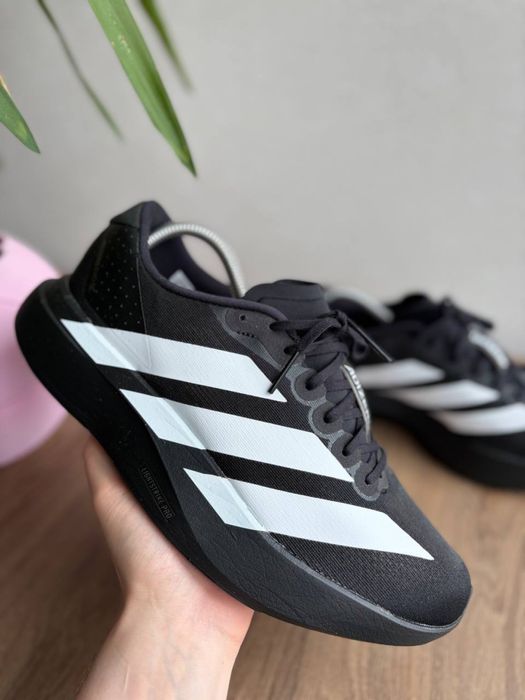 Продам кросівки Adidas adizero evo