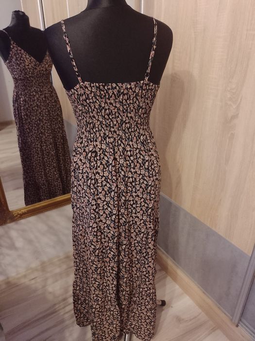 Letnia sukienka maxi na ramiączkach