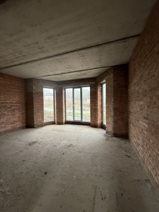 Продам будинок з гаражем в Білій Криниці за Караваном