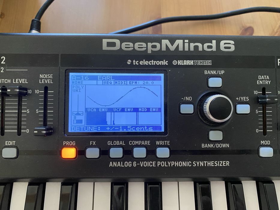 Behringer Deepmind 6