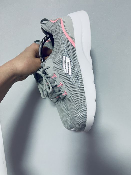 Кросівки жіночі  skechers 39р