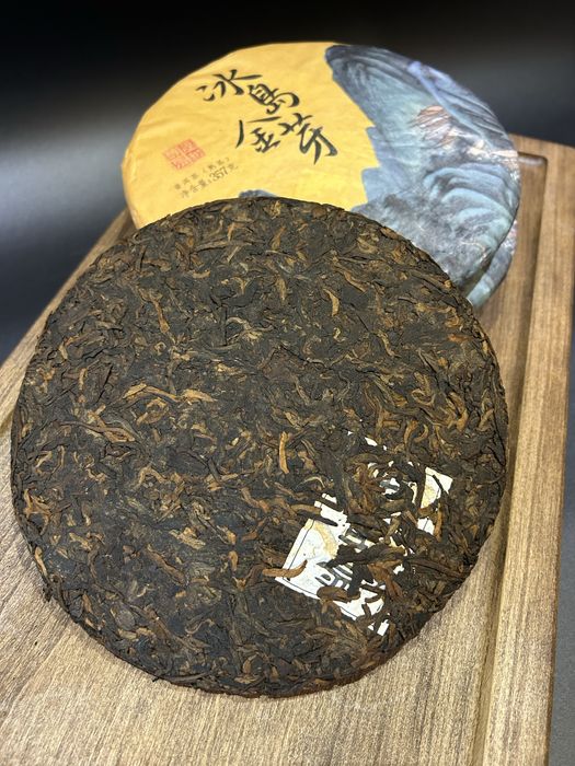 Шу пуер для бадьорості 2017 року "Bing Dao Jin Ya" 357 грам