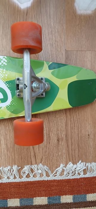 Longboard streetsurfing