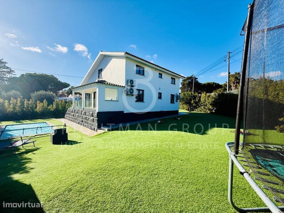 Moradia isolada com jardim e piscina, em Sintra