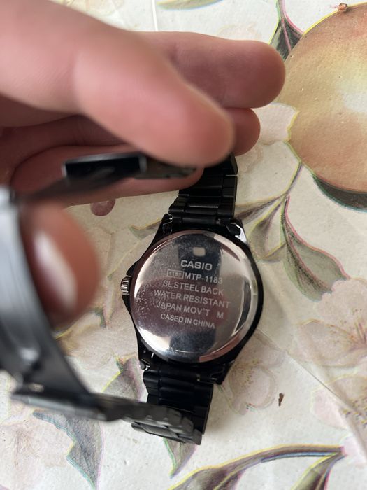 Czarny zegarek casio