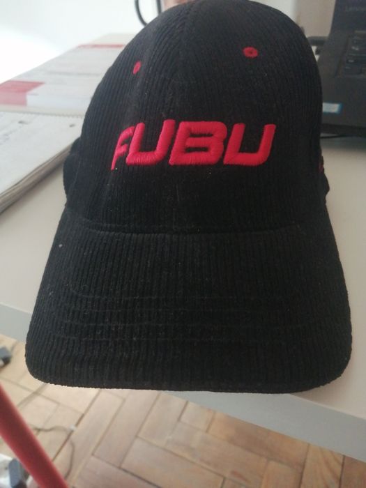 Vendo chapéu novo e original da fubu (portes incluídos)