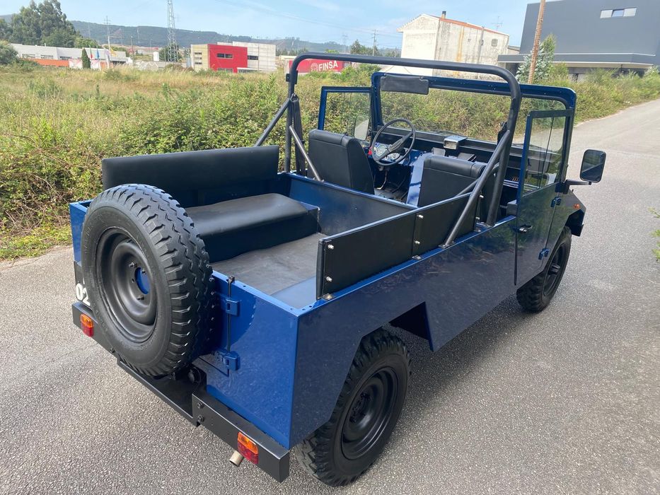 UMM 2.3 turbo diesel 8 lugares