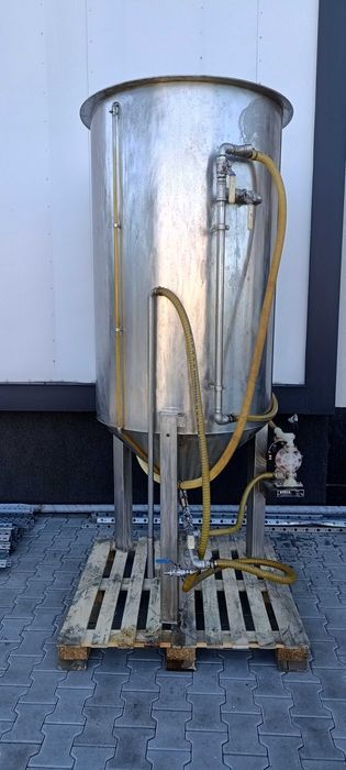 Mieszalnik ze stali nierdzewnej z mieszaniem cyrkulacyjnym z pompą 1000L STECA ZC-1