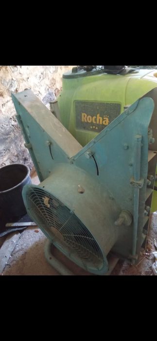 Pulverizador 300 litros Rocha AR713 TURBINA com comando
