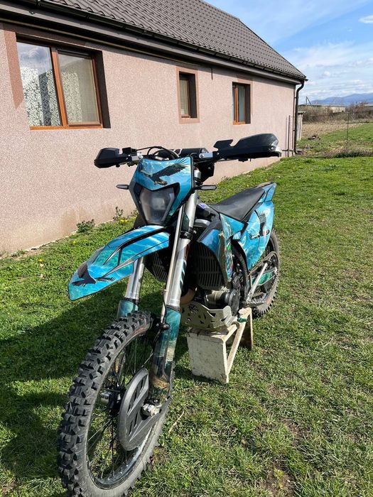 Мотоцикл Geon GNX 300 YGS двигун 176