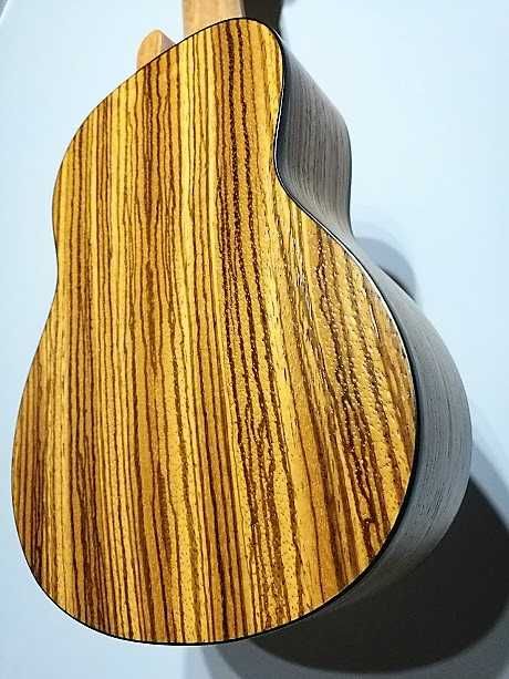 Flight DUS320 ukulele sopranowe z pokrowcem DUS-320