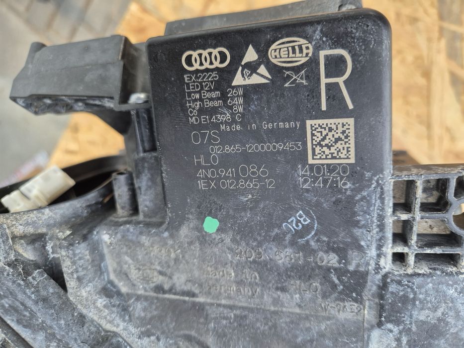 Audi A8 S8 D5 Laser lampa przednia przod prawa 4N0941086 ŁADNA