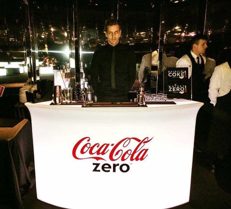 Bancada com iluminação para dj