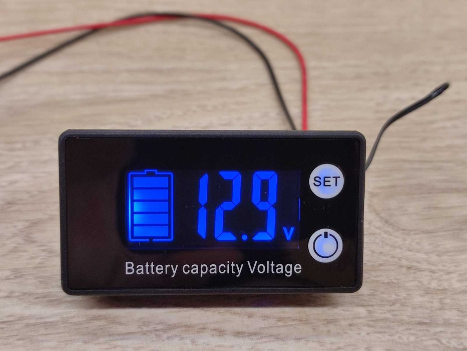 Индикатор заряда аккумуляторов с датчиком температуры врезной