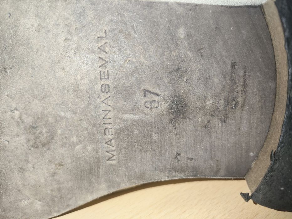 Jasne kozaczki zamszowe rozmiar 37 Marina Seval