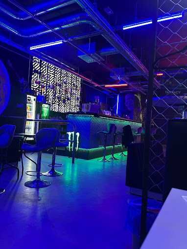 Wynajmę pub w klimacie Cyberpunk