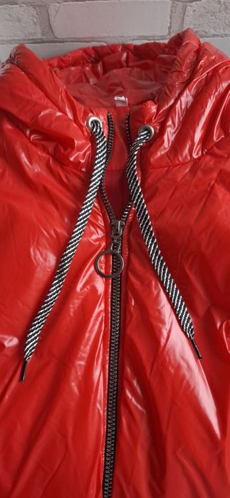 Жіночий жилет червоний