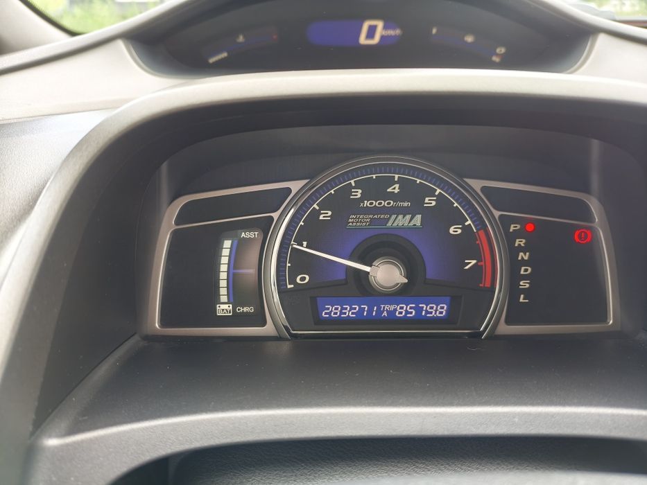Honda civic 4d Hybrid 8 покоління 1.3 i-Vtec IMA