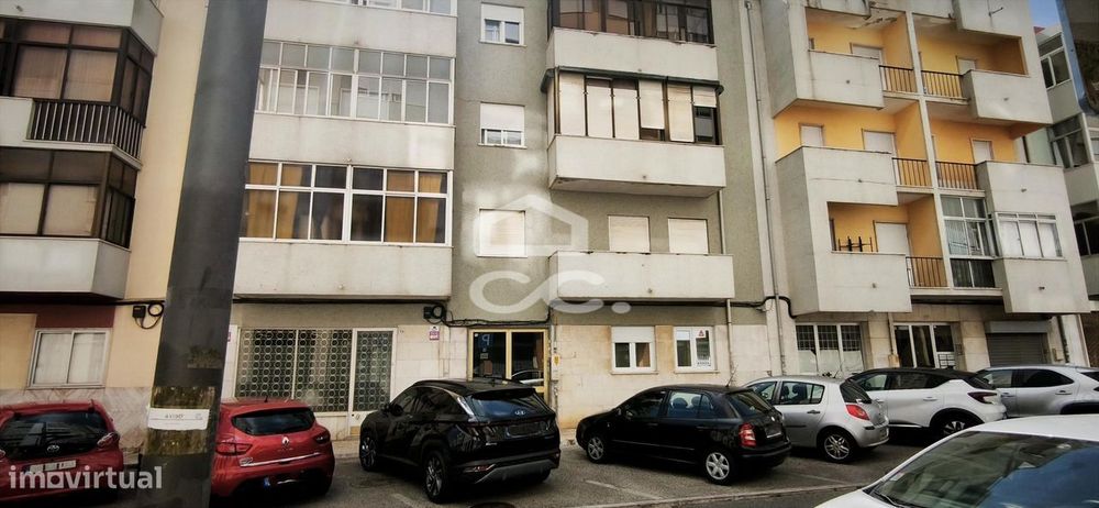 Apartamento de 2 Quartos em Queluz, Sintra