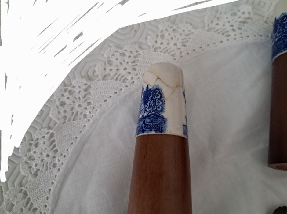 Conjunto vintage em cerâmica e madeira