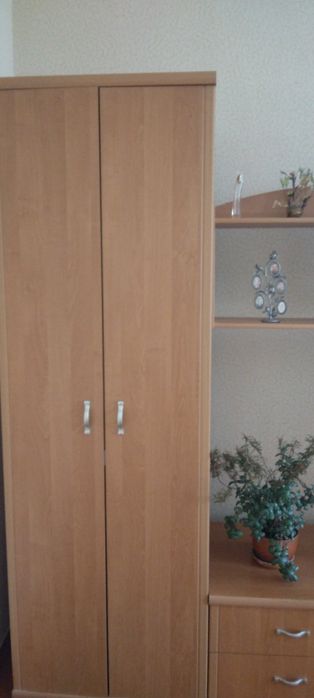 Продам меблі у вітальню