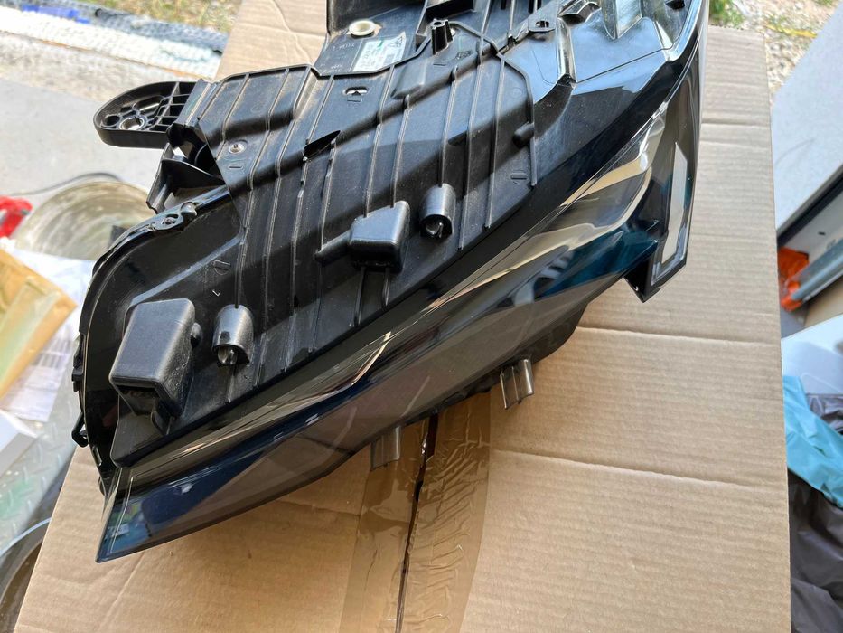 Lampa przód PEUGEOT 308 III T10 matrix full led lewa