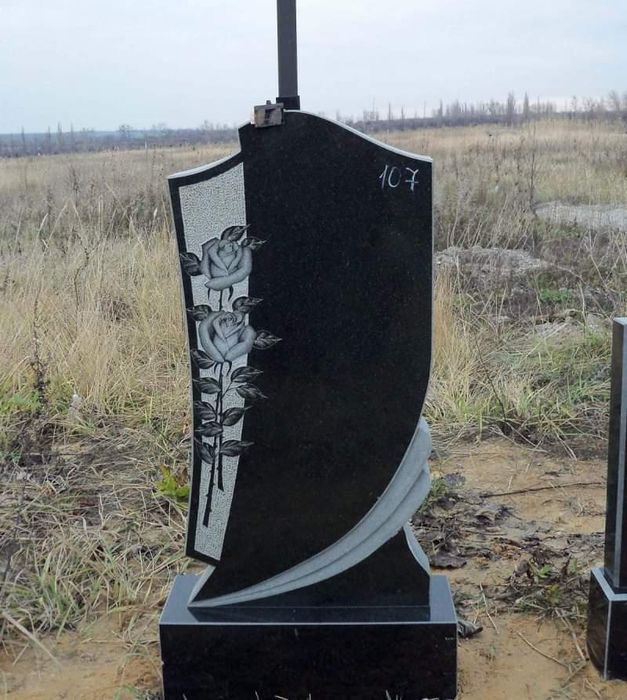 Гранітні пам'ятники від 9000 грн, ціна від виробника