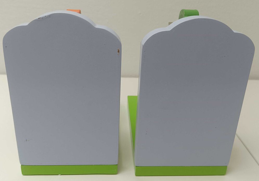 WYPRZEDAŻ drewniane podpórki do książek do pokoju dziecięcego