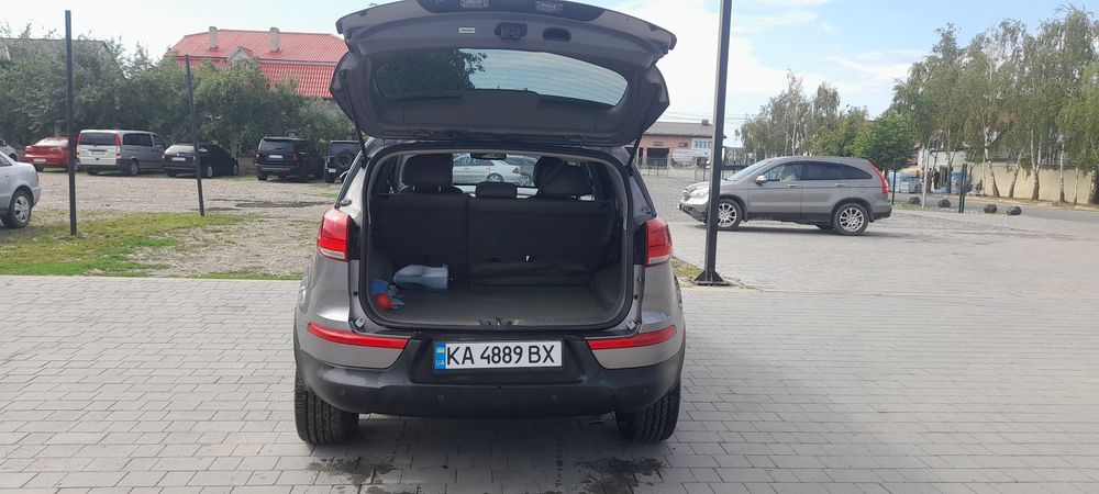 Продам Kia Sportage LX,  2.4,  2014 г.в.