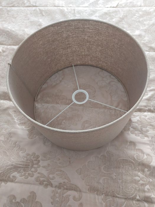 Abajour cilíndrico em linho