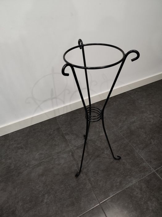 Suporte para vaso em metal