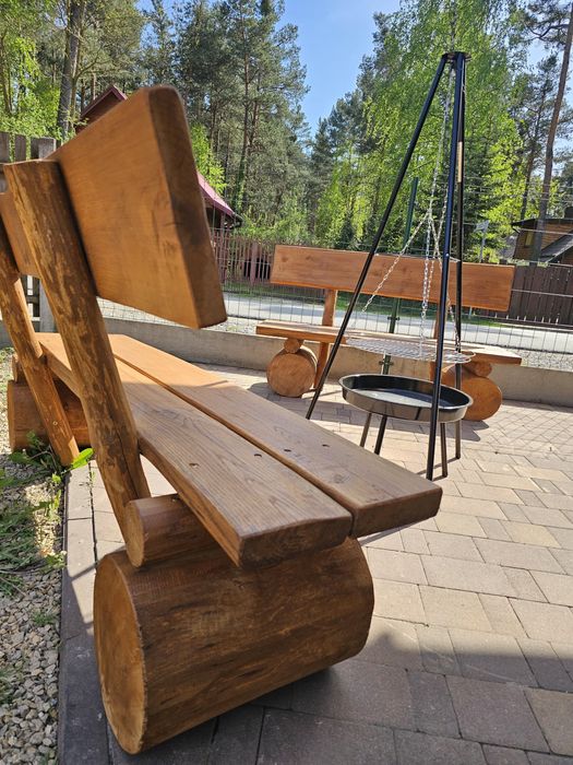 Zestaw 3 ławek ogniskowych z drewna olchowego – 2m | Solidne i stylowe