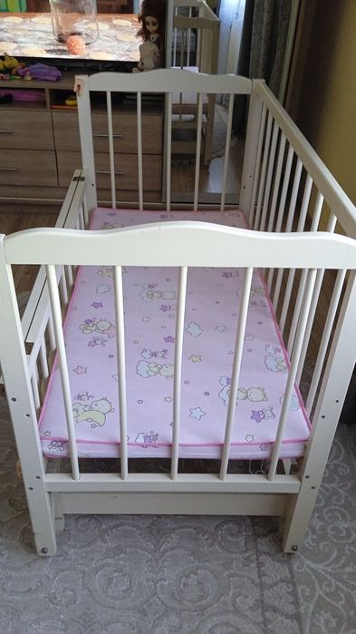 Ліжечко дитяче. В доброму стані