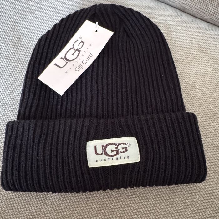 Ugg шапка угг чорного кольору