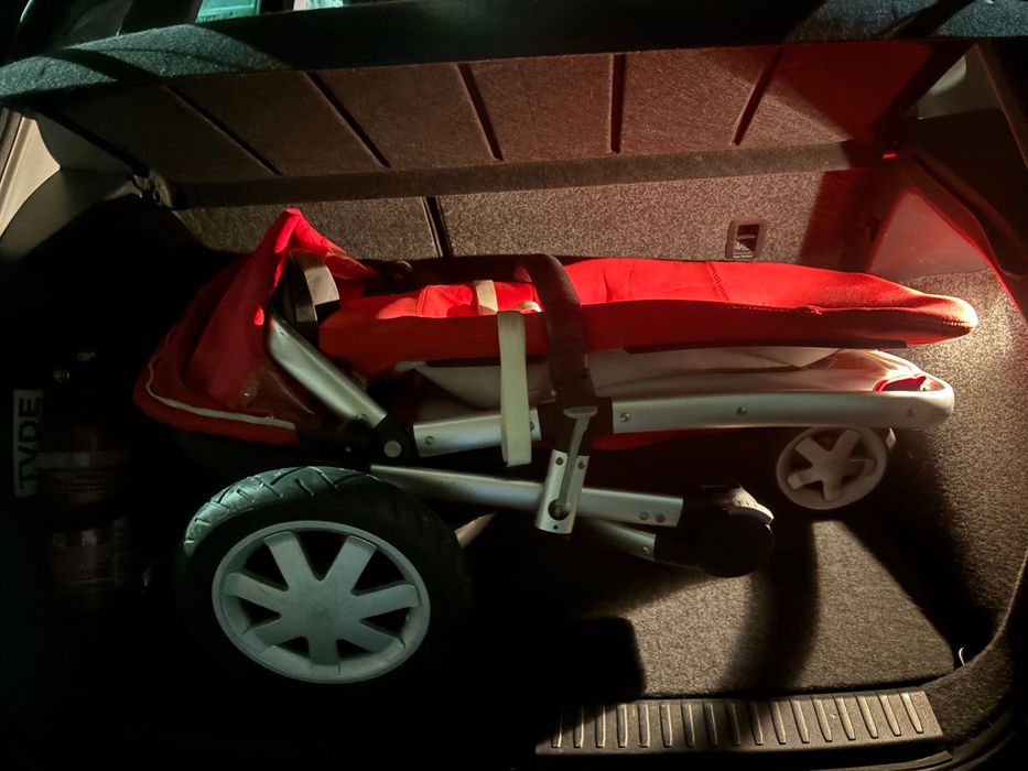 Carrinho de bebê usado