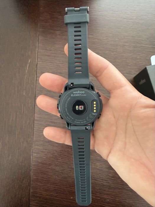Smartwatch wahoo element rival