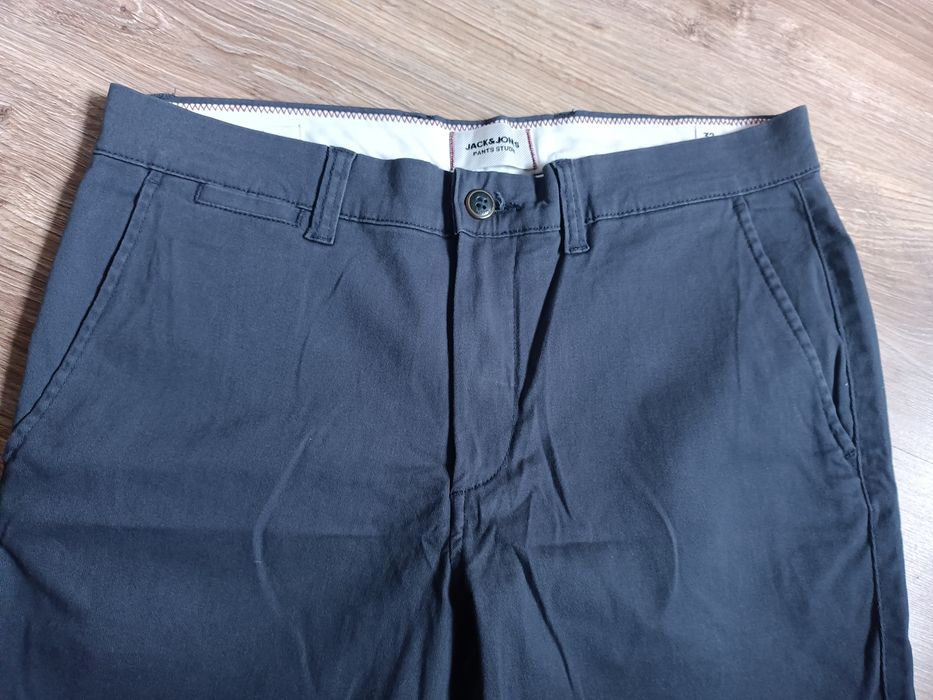 Nowe spodnie model  chinos Slim wysyłka gratis