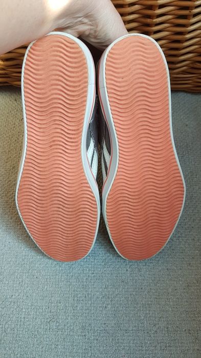 Buty firmy  Reebok dla dziewczynki rozm 37