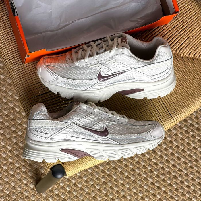 Оригінал! Кросівки Nike WMNS INITIATOR 394053-007 EUR 37.5