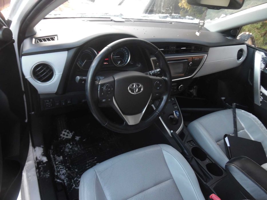 Toyota Auris / 1.8 Hybryd / 2013r na części