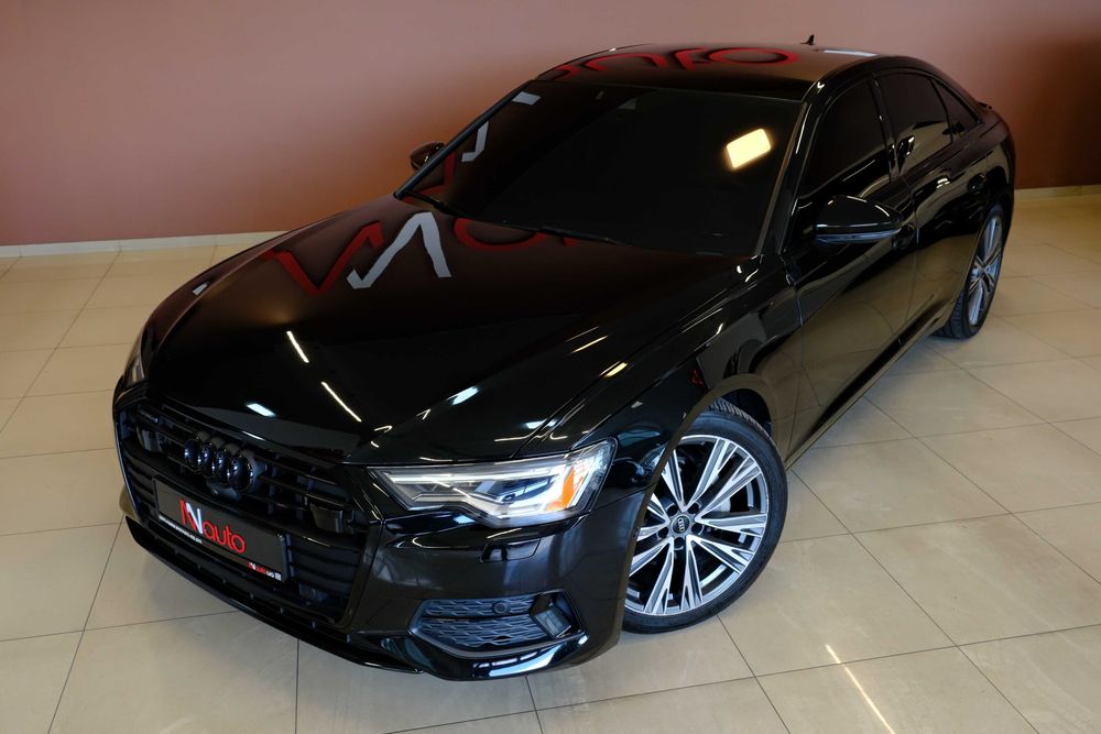 Audi A6 2021 чорна